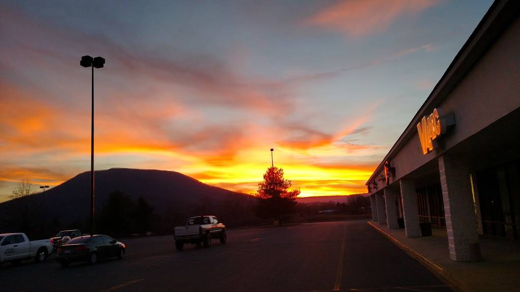 Queens Pizza & Subs | restaurant | 144 Kinter Way, Pearisburg, VA 24134, USA | 5409214321 OR +1 540-921-4321