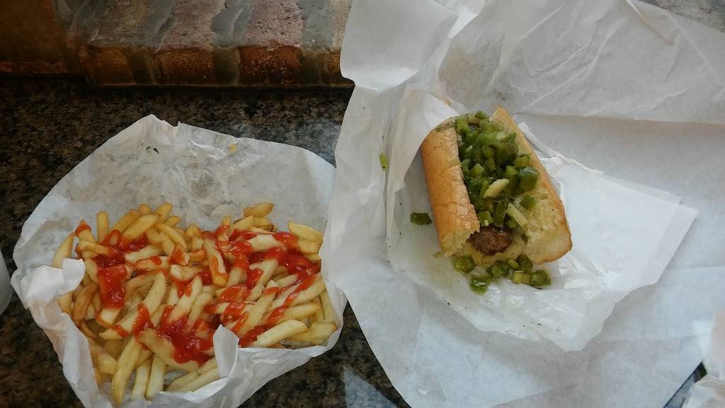 Carms Beef and Italian Ice | restaurant | 1057 W Polk St, Chicago, IL 60607, USA | 3127381046 OR +1 312-738-1046