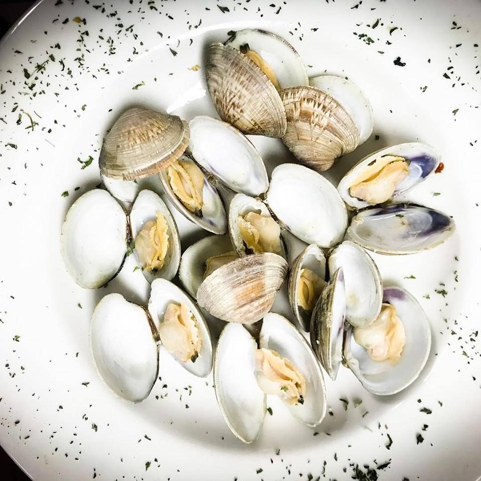 High Tide Harrys | restaurant | 4645 S Semoran Blvd, Orlando, FL 32822, United States | 4072734422 OR +1 407-273-4422