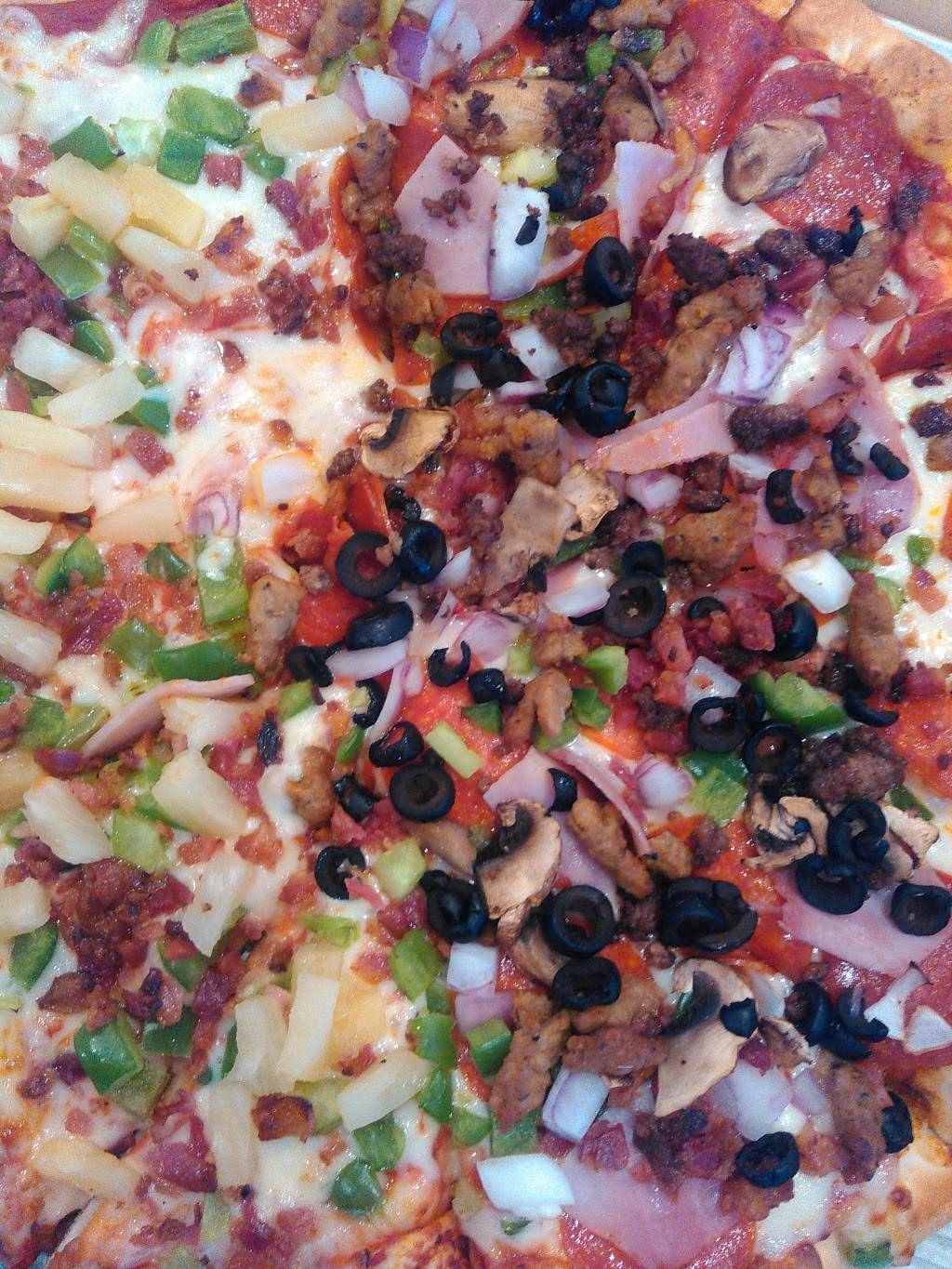 B C Pizza | restaurant | 6535 M-66, Charlevoix, MI 49720, USA | 2315479999 OR +1 231-547-9999