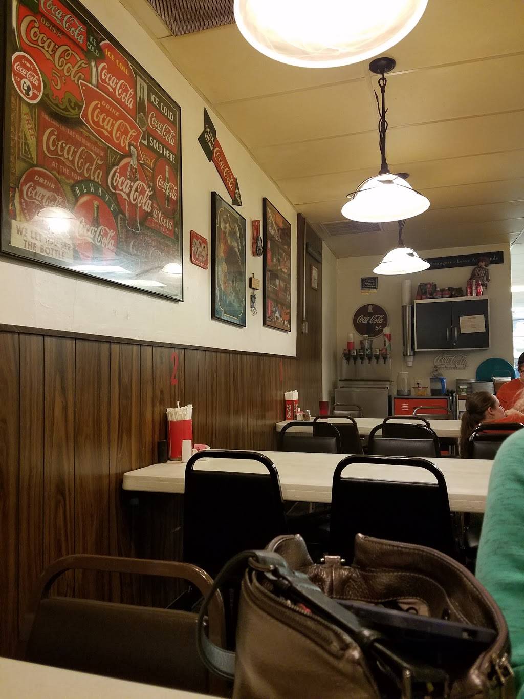 Chuckwagon Pizza | restaurant | 203 S Washington St, Swayzee, IN 46986, USA | 7659227989 OR +1 765-922-7989