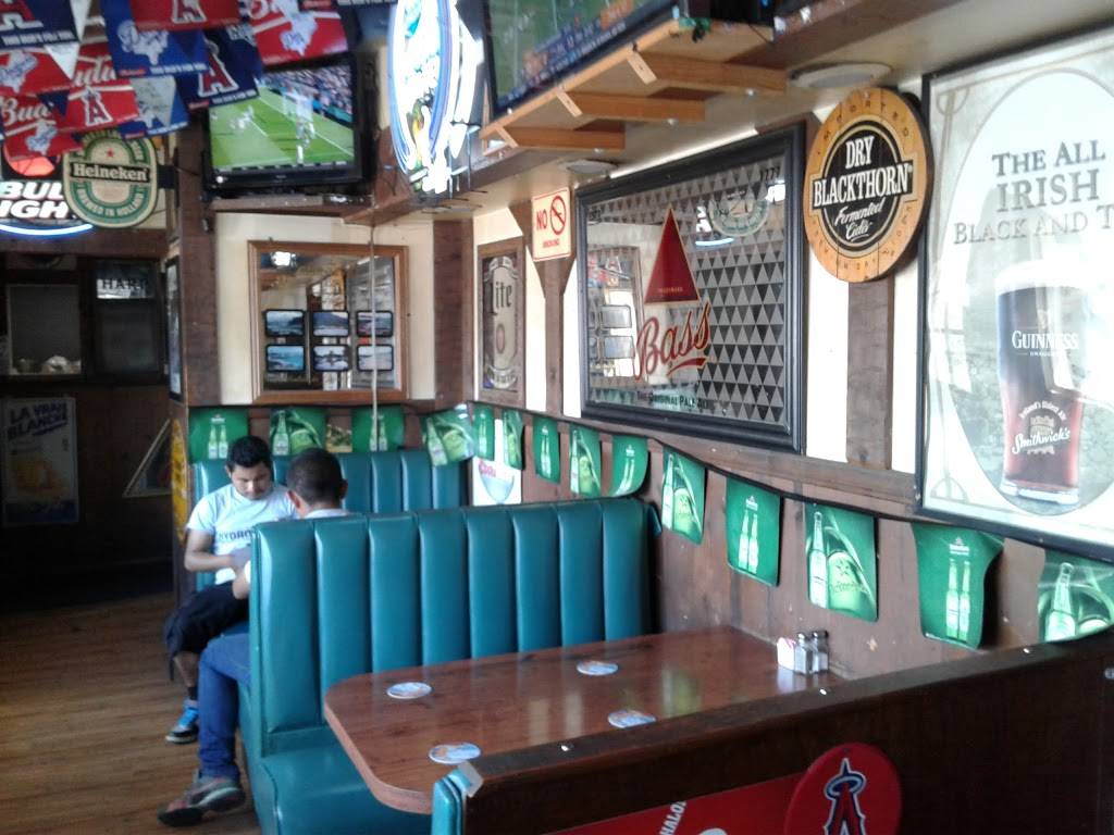 Shamrock Bar & Grill | restaurant | 2633 West Coast Hwy C, Newport Beach, CA 92663, USA | 9496315633 OR +1 949-631-5633