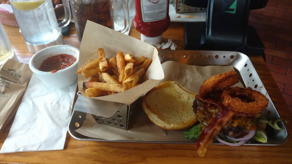 Chilis Grill & Bar | meal takeaway | 3501 SW 36th Ave, Ocala, FL 34474, USA | 3522376611 OR +1 352-237-6611