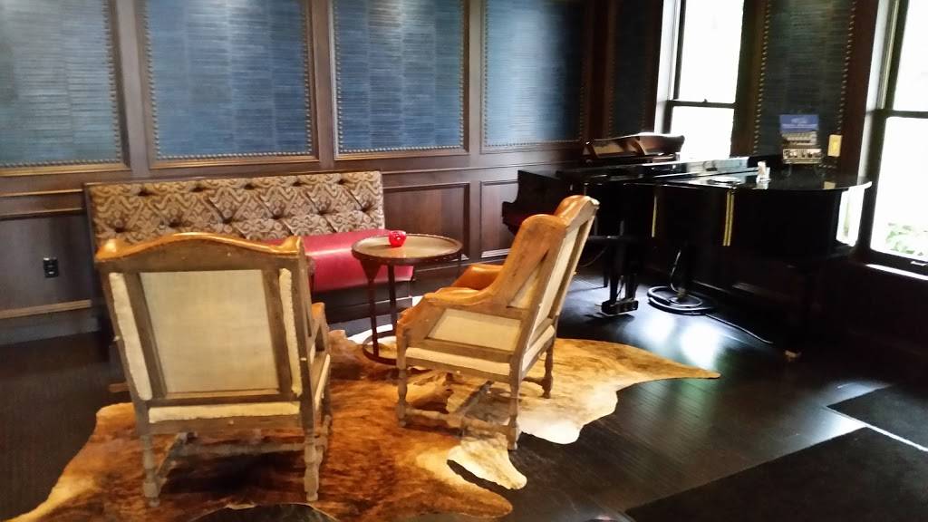 Walloon Lake Inn | restaurant | 4178 West St, Walloon Lake, MI 49796, USA | 2315352999 OR +1 231-535-2999