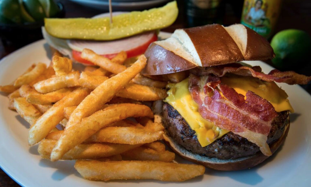 Skyes Restaurant | restaurant | 7205 Estero Blvd #710, Fort Myers Beach, FL 33931, USA | 2394637707 OR +1 239-463-7707