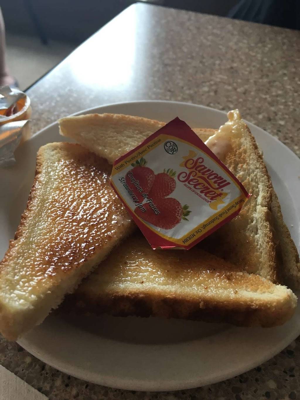 Ace Family Restaurant/Lounge | restaurant | 1120 Fennell Ave E, Hamilton, ON L8T 1S5, Canada | 9053851924 OR +1 905-385-1924