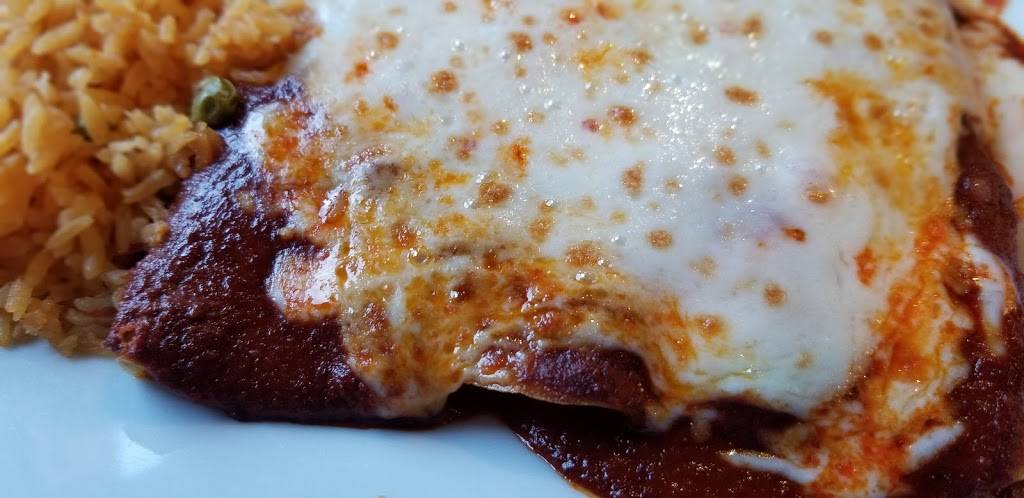 Casa Tequila | restaurant | 2423 Kossow Rd, Waukesha, WI 53186, USA | 2624398049 OR +1 262-439-8049