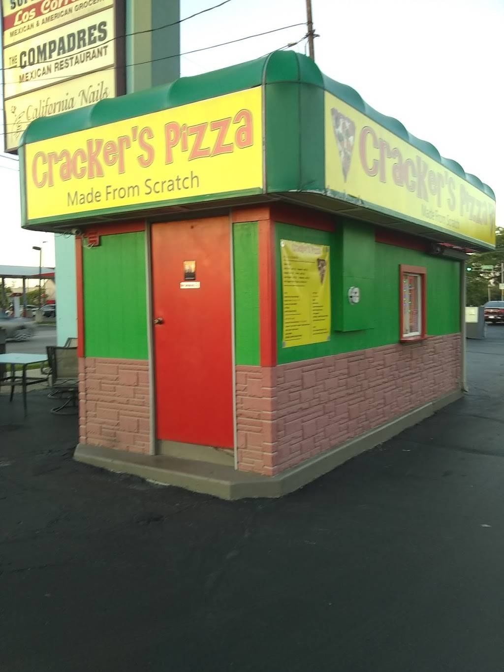 Crackers Pizza | restaurant | 3915 52nd St, Kenosha, WI 53144, USA | 2622203161 OR +1 262-220-3161