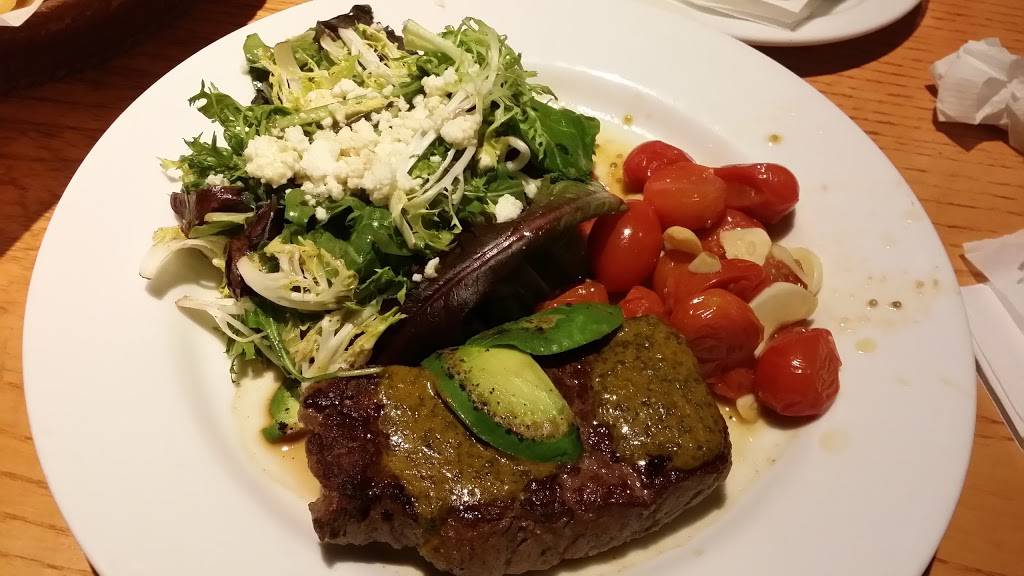 Chilis Grill & Bar | meal takeaway | 2620 N Sepulveda Blvd Suite B, Manhattan Beach, CA 90266, USA | 3105465847 OR +1 310-546-5847