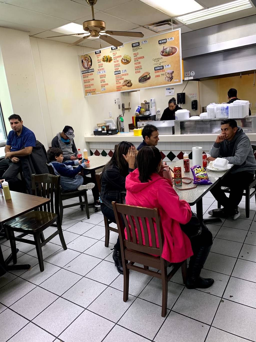 Tacos El TiO | restaurant | 830 E Pioneer Pkwy #100, Arlington, TX 76010, USA | 4694930369 OR +1 469-493-0369
