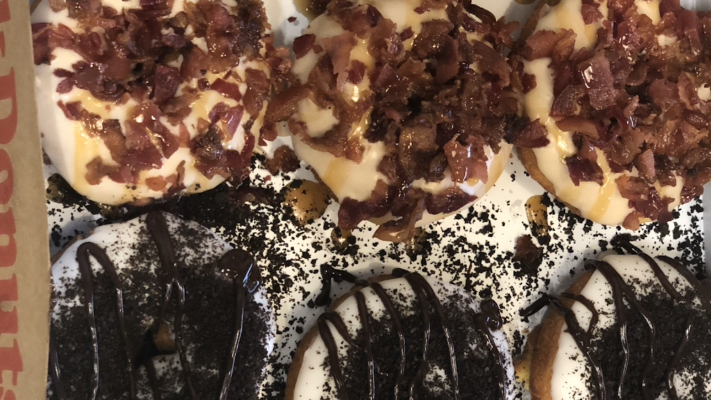 Duck Donuts Made To Order Donuts And Thrifty Ice Cream | bakery | 2222 Michelson Dr #200, Irvine, CA 92612, USA | 9497346900 OR +1 949-734-6900