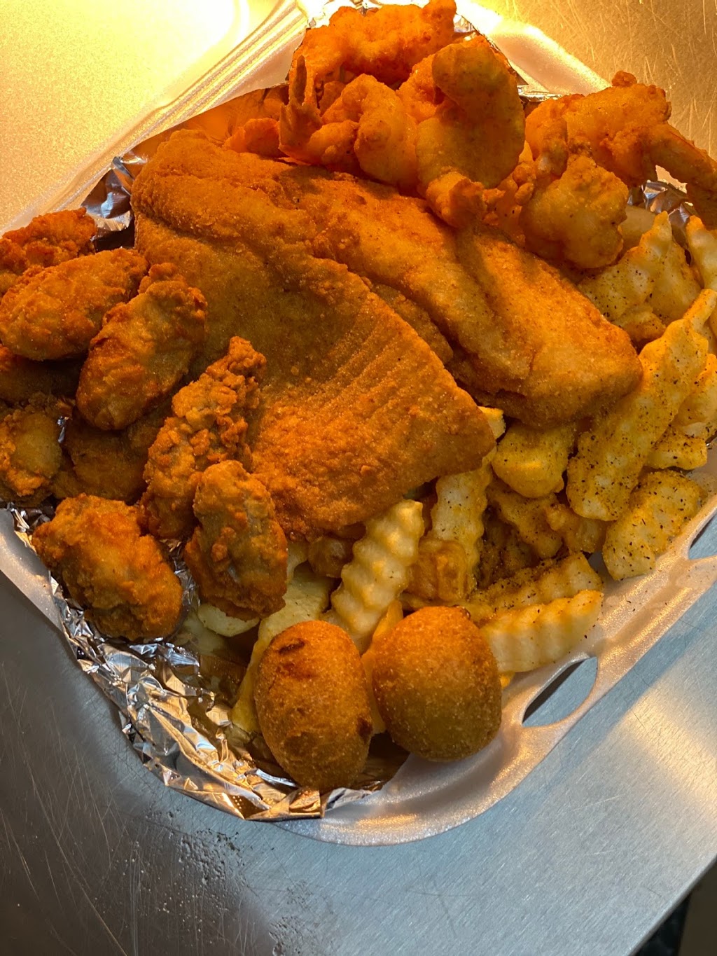 SWAT Food Truck (Seafood Wings And Things) | restaurant | 1956 W Tennessee St E, Tallahassee, FL 32304, USA | 8505248720 OR +1 850-524-8720