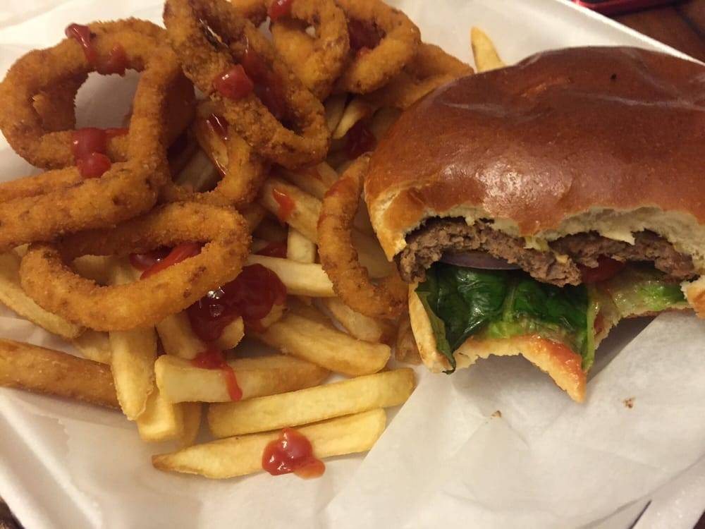 Chelys Pizza | meal takeaway | 5905 W 35th St, Cicero, IL 60804, USA | 7087807220 OR +1 708-780-7220