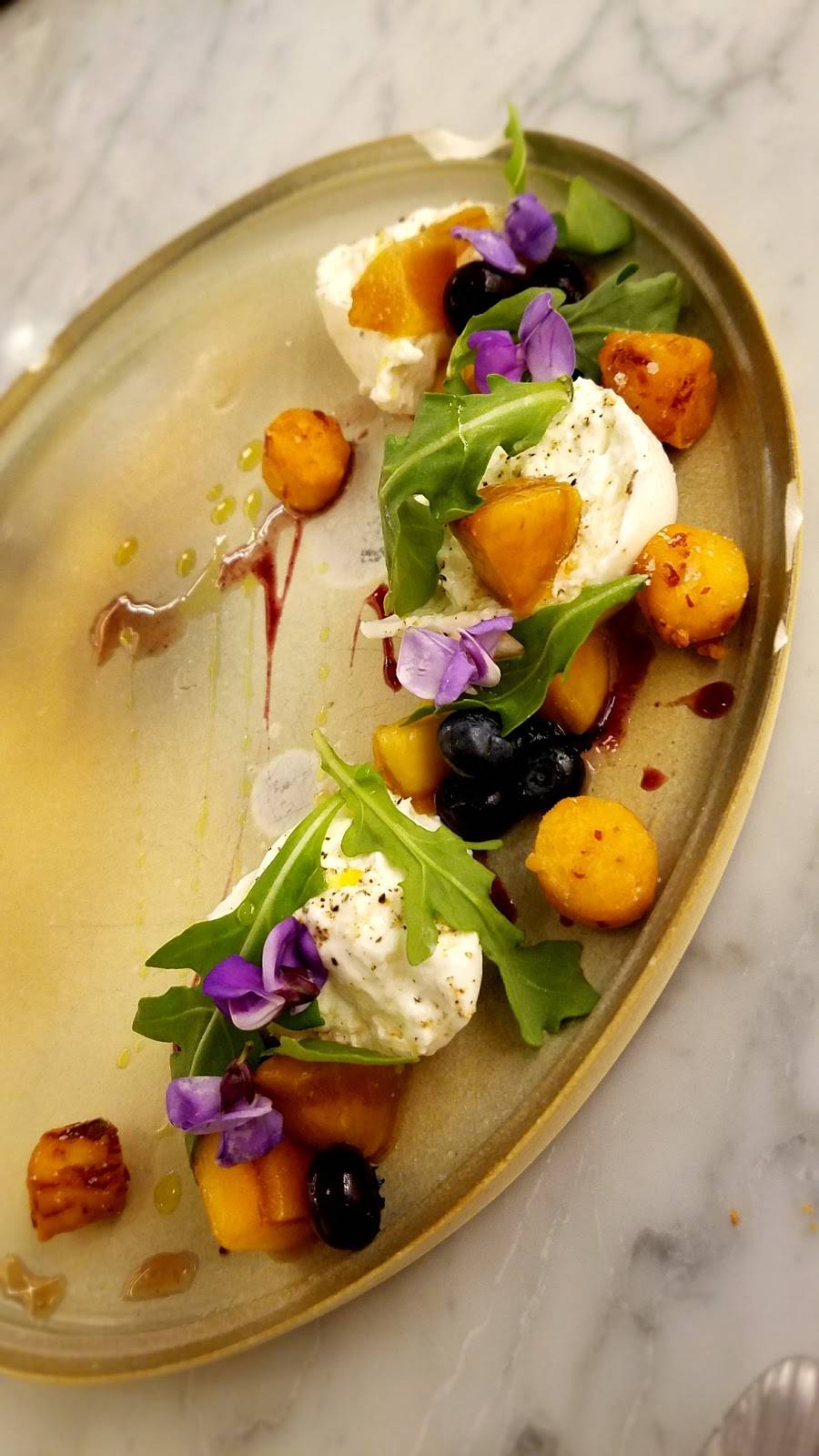 Maple & Pine Restaurant | restaurant | 201 W Broad St, Richmond, VA 23220, USA | 8043406050 OR +1 804-340-6050