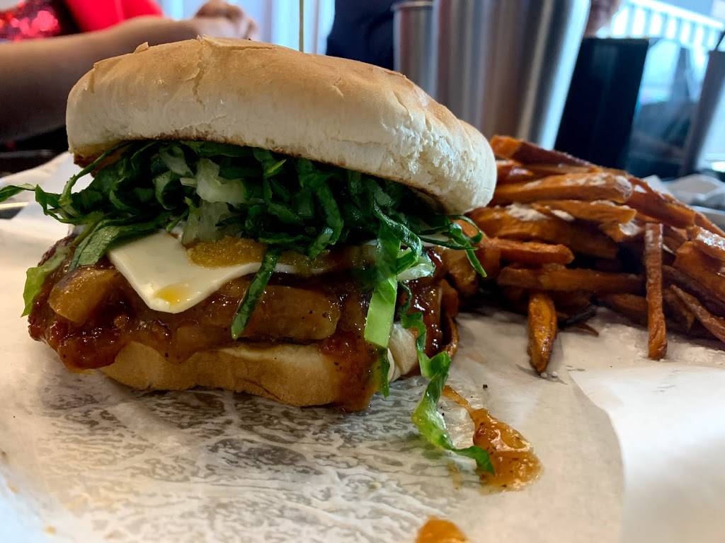 3740 Charbroiled Burgers | restaurant | 1613 N Zaragoza Rd Suite 203 And 204, El Paso, TX 79936, USA | 9152754098 OR +1 915-275-4098