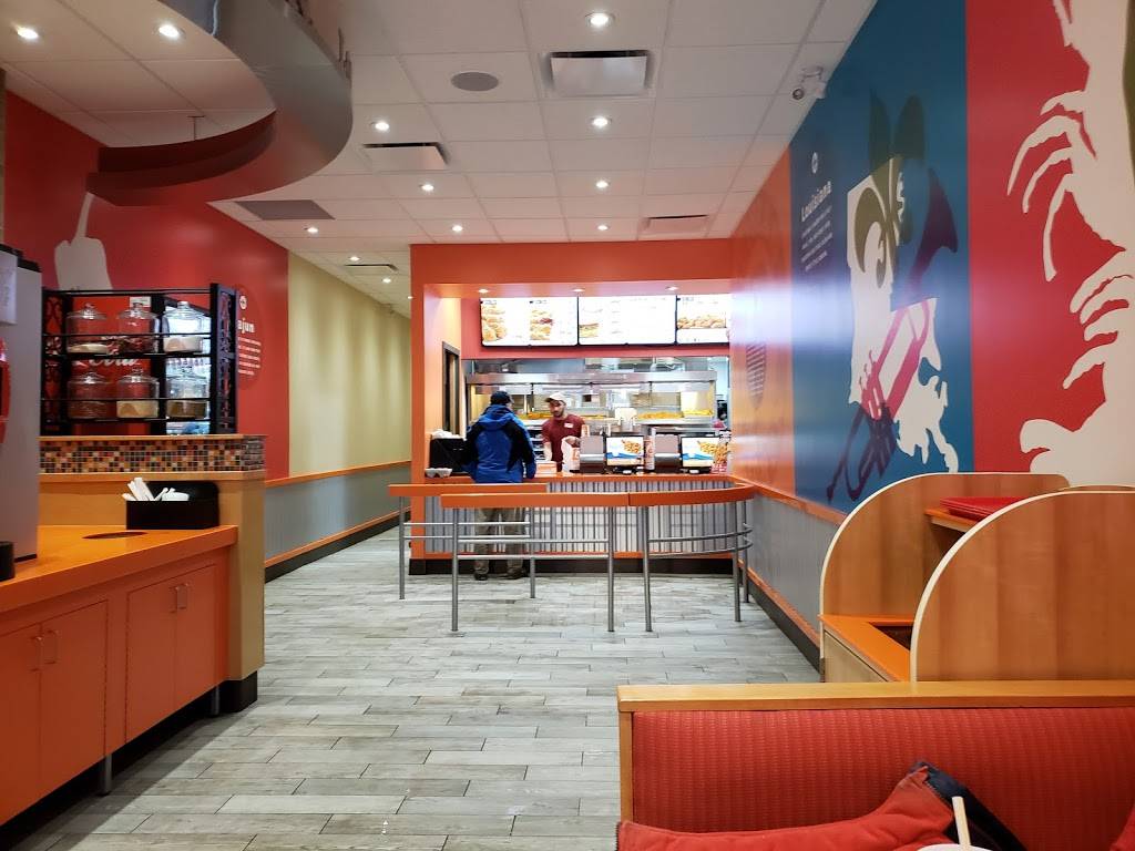 Popeyes Louisiana Kitchen | restaurant | 666 Burnhamthorpe Rd Unit 23, Etobicoke, ON M9C 2Z4, Canada | 4166200666 OR +1 416-620-0666