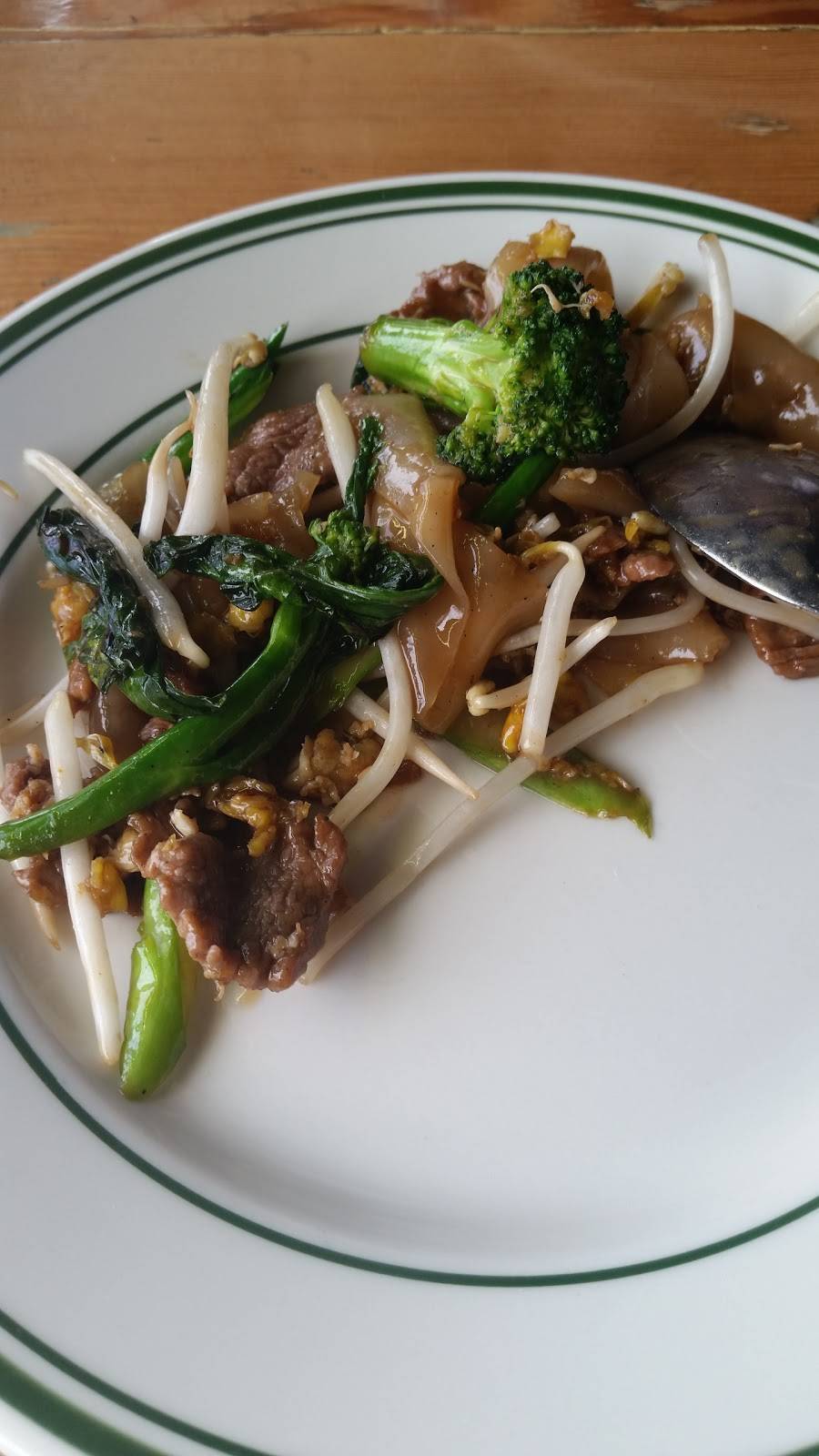 Thai Ginger | restaurant | 2020 N Rosa Parks Way, Portland, OR 97217, USA | 5032839731 OR +1 503-283-9731