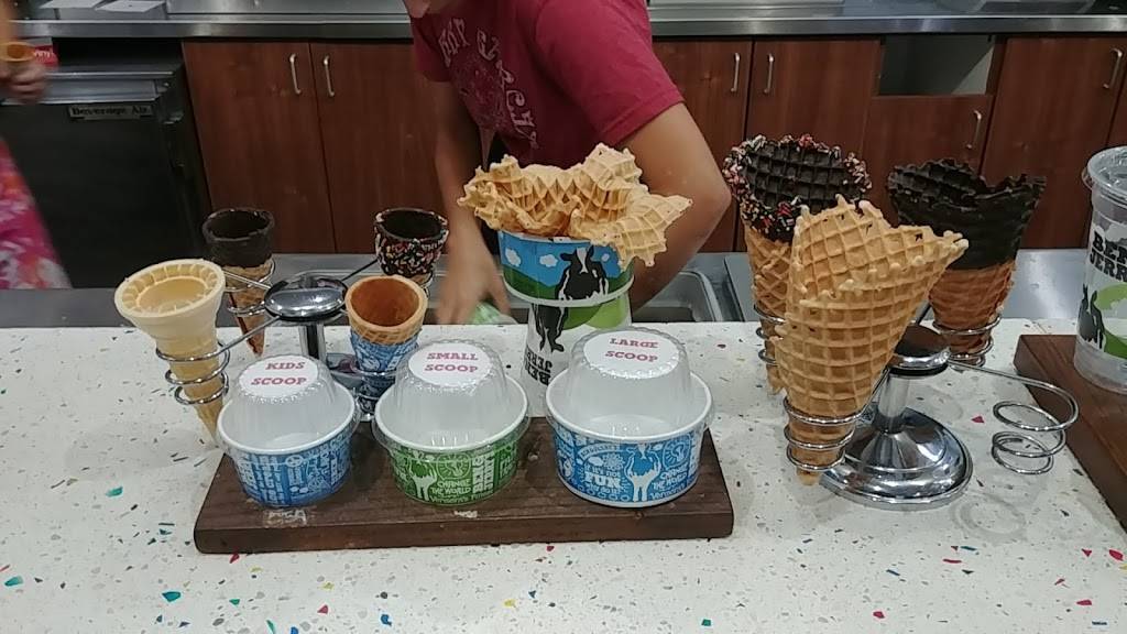 Ben & Jerry’s | bakery | 372A St Armands Cir, Sarasota, FL 34236, USA | 9413885226 OR +1 941-388-5226