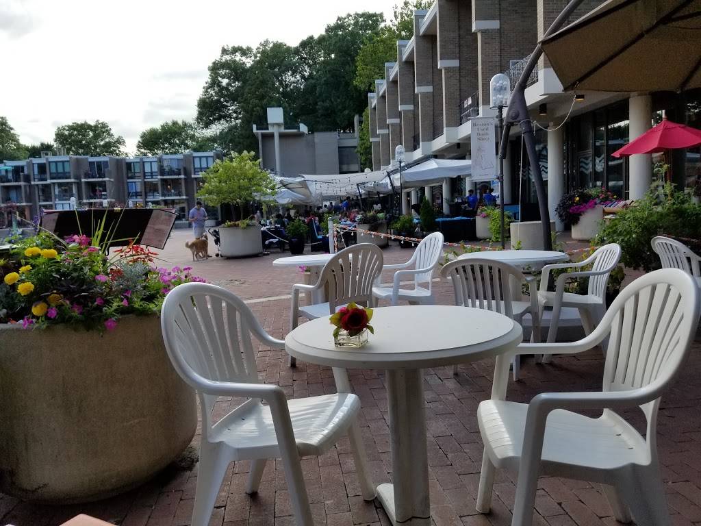 Cafe Montmartre | restaurant | 1625 Washington Plaza N, Reston, VA 20190, USA | 7039048080 OR +1 703-904-8080