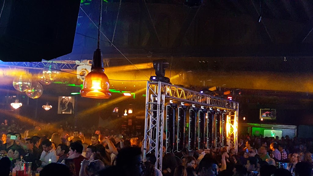 V Live Restaurant & Live Music Entertainment | restaurant | 2501 S Kedzie Ave, Chicago, IL 60623, USA | 7732472400 OR +1 773-247-2400