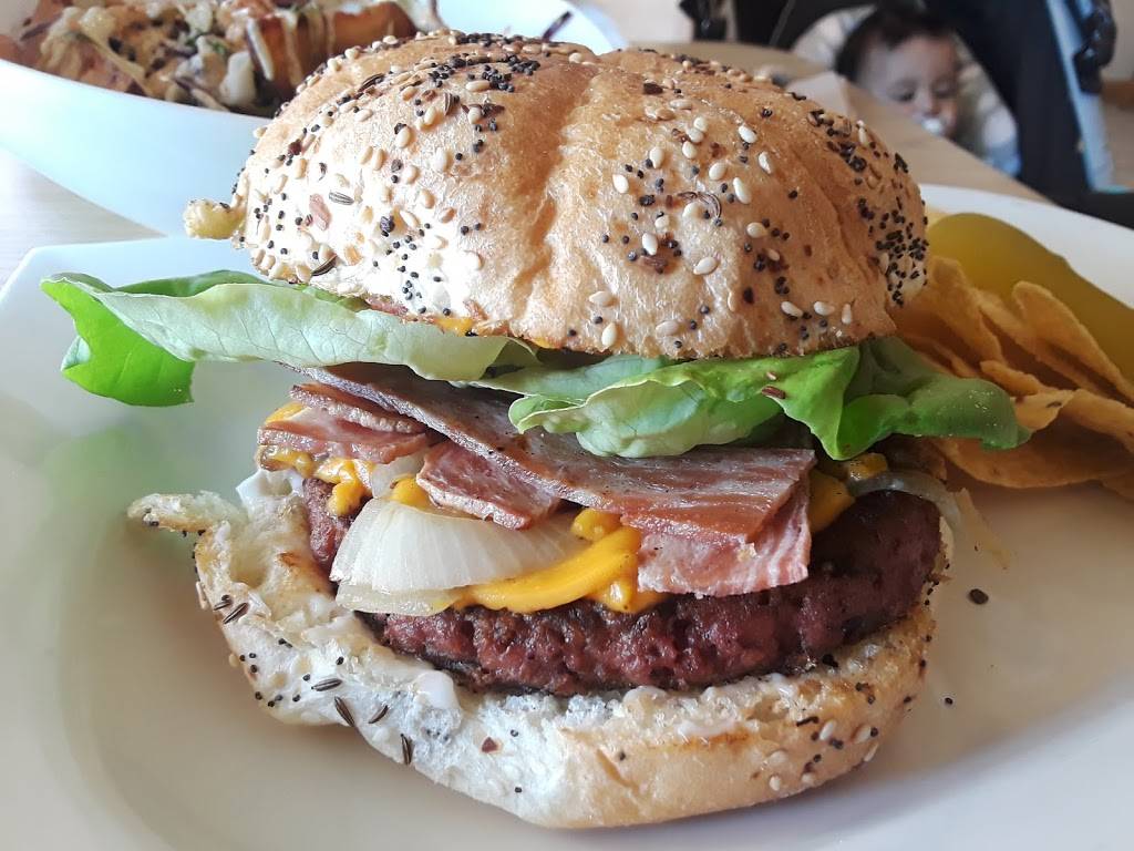 Love Café | restaurant | 39993 CA-41, Oakhurst, CA 93644, USA | 5596425683 OR +1 559-642-5683