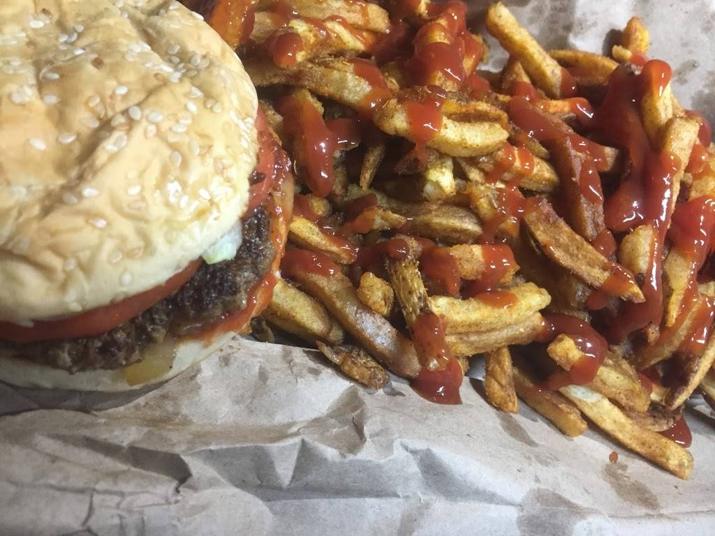 Five Guys | meal takeaway | 61-22 188th St, Fresh Meadows, NY 11356, USA | 7182641818 OR +1 718-264-1818