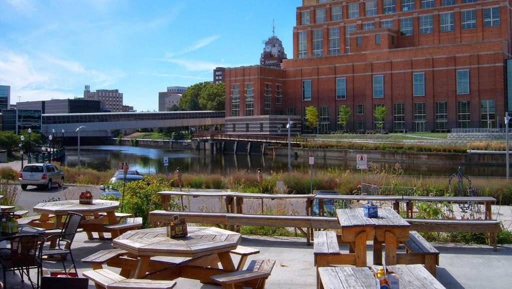 Waterfront Bar & Grill | restaurant | 325 City Market Dr, Lansing, MI 48912, USA | 5172673800 OR +1 517-267-3800