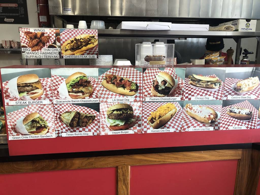 Fab Hot Dogs | restaurant | 19417 Victory Blvd, Reseda, CA 91335, USA | 8183444336 OR +1 818-344-4336