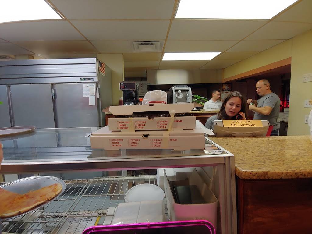 Antonios Italian Style Pizza | restaurant | 12A Bridgeport Ave, Shelton, CT 06484, USA | 2039247499 OR +1 203-924-7499