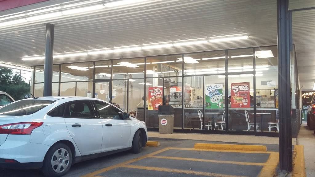 Dairy Queen Store | restaurant | 1255 S General McMullen Dr, San Antonio, TX 78237, USA | 2104351251 OR +1 210-435-1251