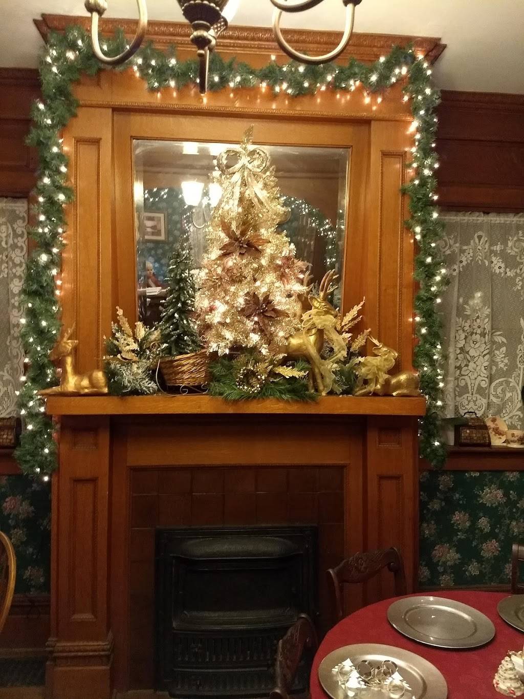 LaTeaDa Tea Room & Gift Shop | restaurant | 1100 S Madison St, Clinton, IL 61727, USA | 2179358855 OR +1 217-935-8855