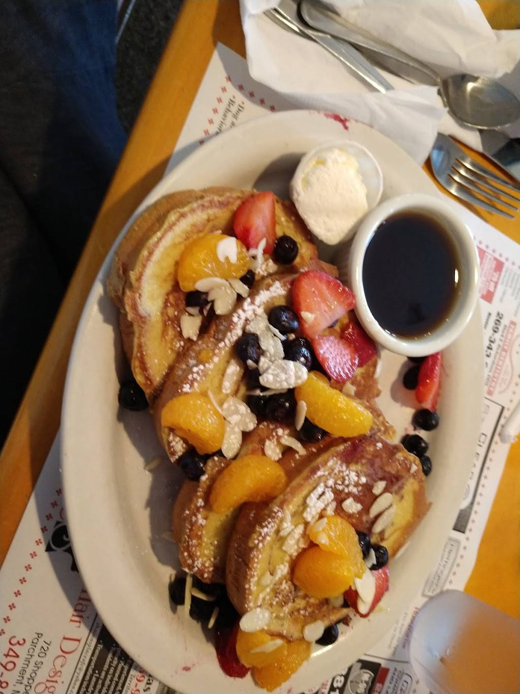 Michelle’s | restaurant | 4010 Gull Rd, Kalamazoo, MI 49048, USA | 2693441415 OR +1 269-344-1415