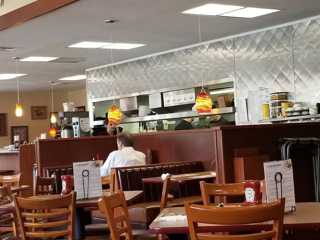 Dennys | restaurant | 38 Commercial Rd, Leominster, MA 01453, USA | 9785340311 OR +1 978-534-0311
