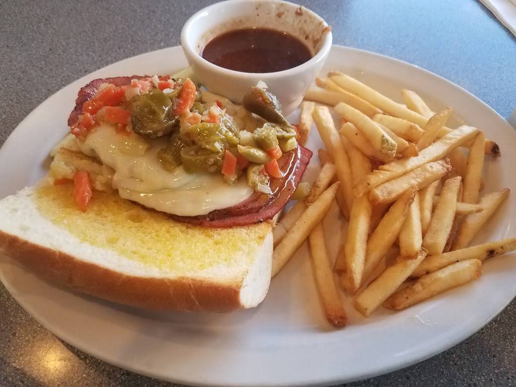 Benjis Deli | restaurant | 8683 N Port Washington Rd, Milwaukee, WI 53217, USA | 4142285130 OR +1 414-228-5130