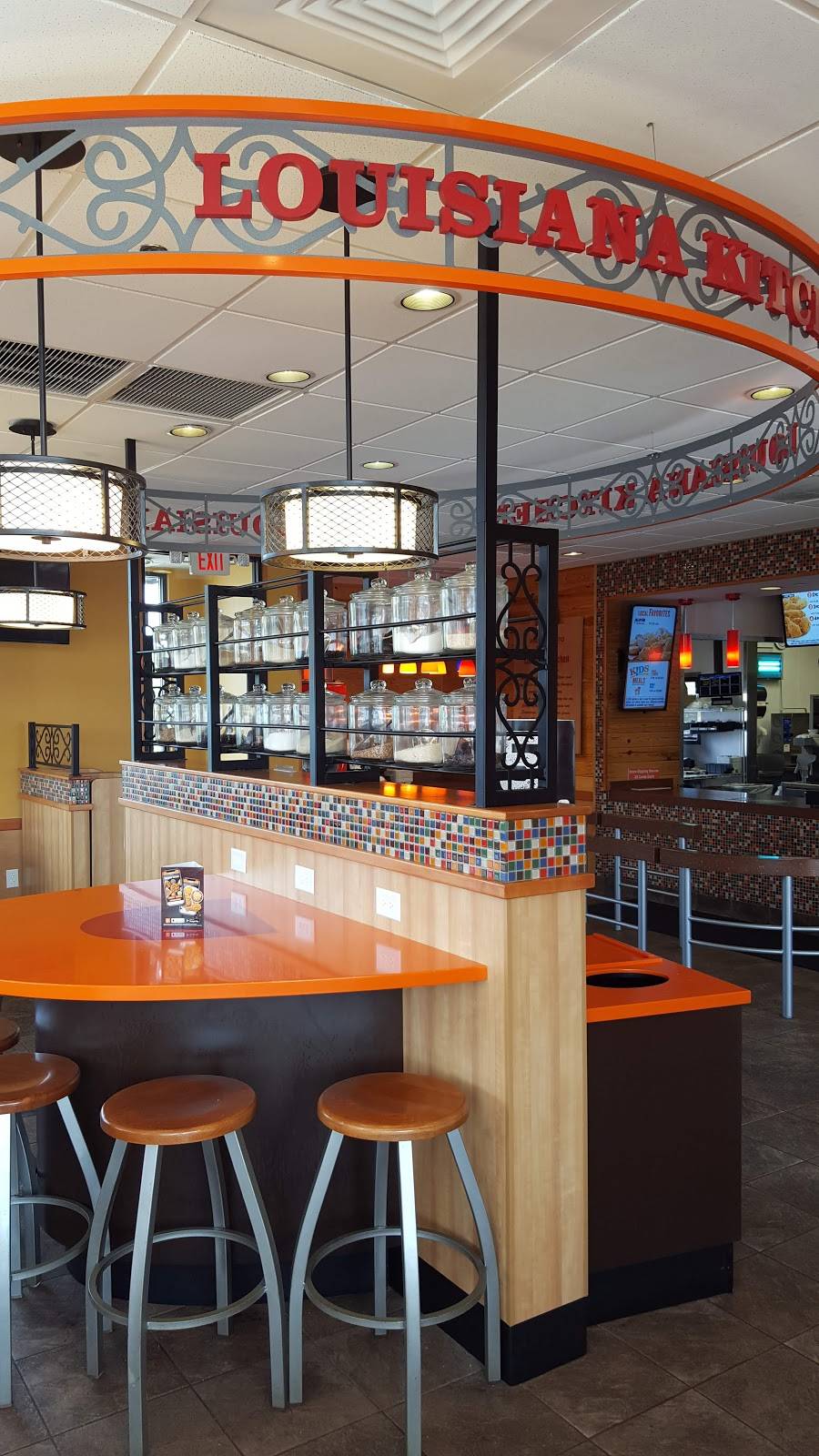 Popeyes Louisiana Kitchen | restaurant | 10087 E Washington St, Indianapolis, IN 46229, USA | 3178975563 OR +1 317-897-5563