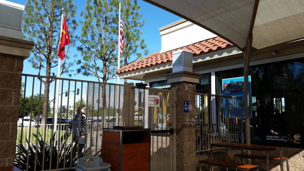 McDonalds | cafe | 2452 Bryan Ave, Tustin, CA 92782, USA | 7148322699 OR +1 714-832-2699