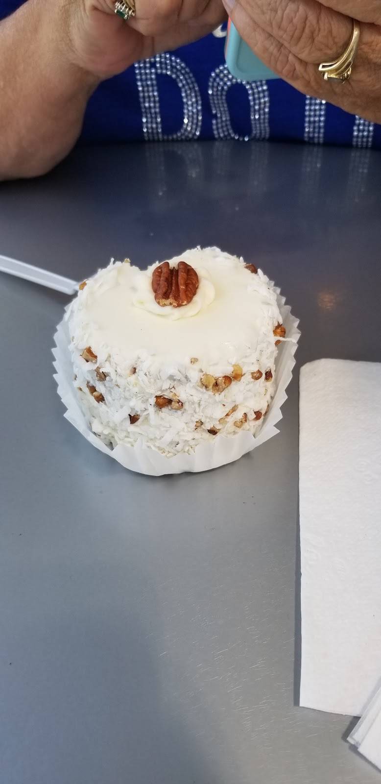 Desserts by Helen | restaurant | 3500 Frankfort Ave, Louisville, KY 40207, USA | 5024517151 OR +1 502-451-7151