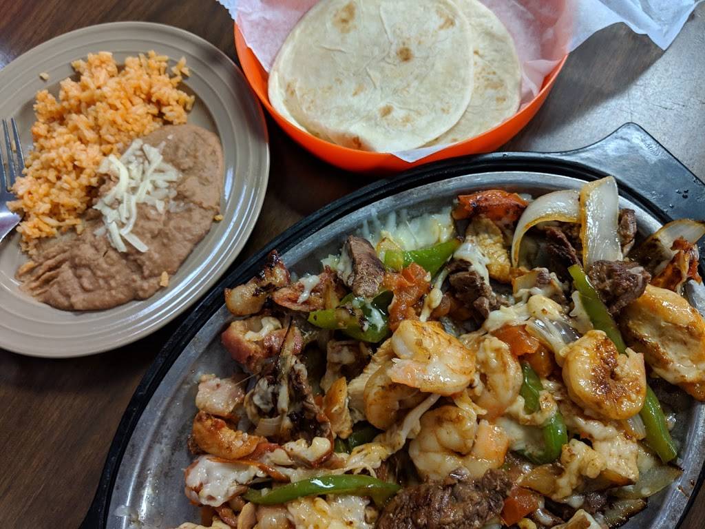 Mexico Chiquito | restaurant | 1950 E Commercial Ave, Lowell, IN 46356, USA | 2196964660 OR +1 219-696-4660