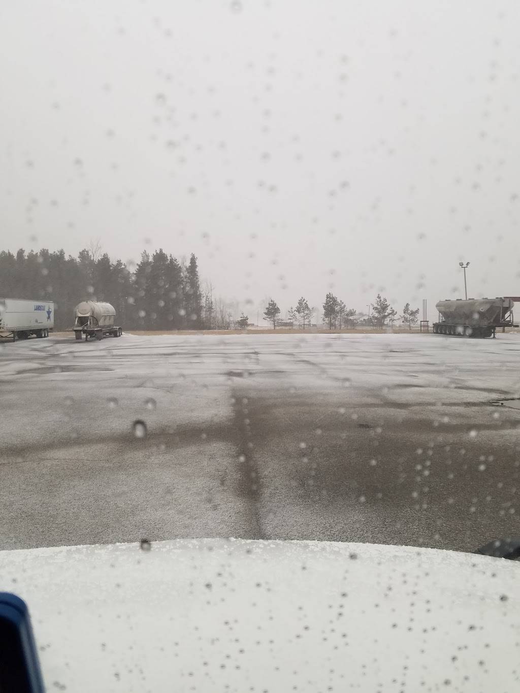 Mobil Hilltop Truckstop | restaurant | 3783 S Van Dyke Rd, Marlette, MI 48453, USA | 9896357660 OR +1 989-635-7660