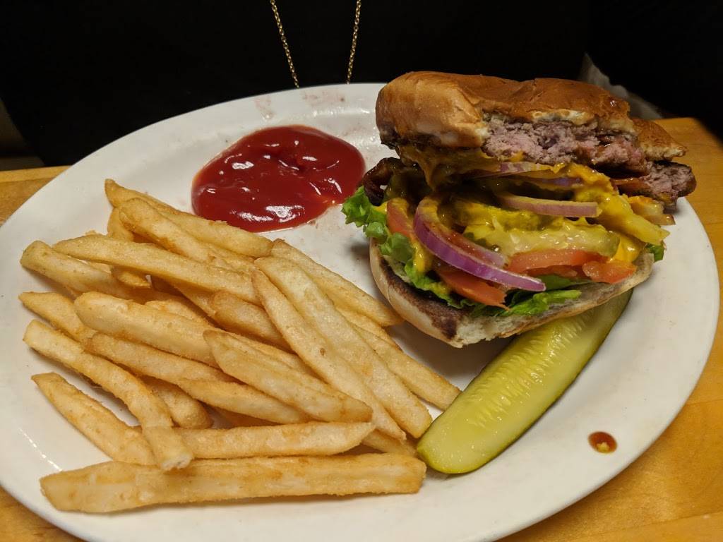 Brewsters Junction | restaurant | 5135 Portage Rd, Portage, MI 49002, USA | 2693440600 OR +1 269-344-0600