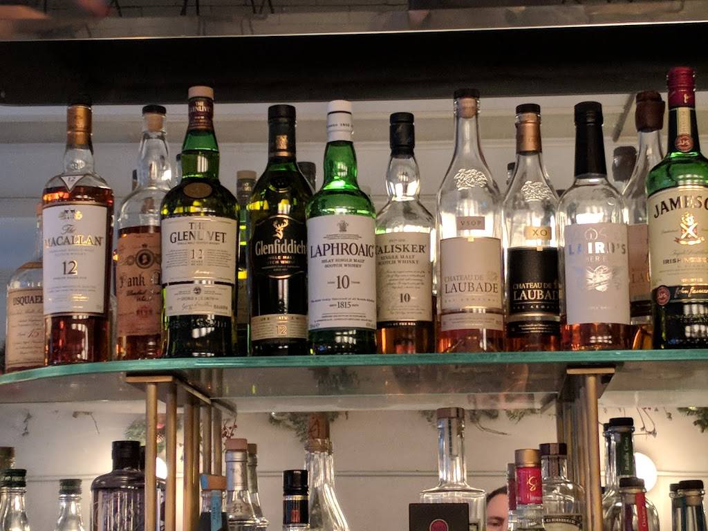 21 Greenpoint | restaurant | 21 Greenpoint Ave, Brooklyn, NY 11222, USA | 7183838833 OR +1 718-383-8833