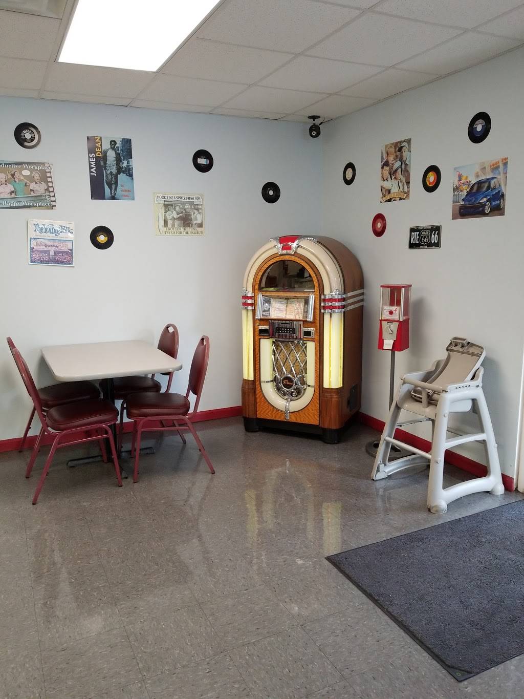 Our Inn Place | restaurant | 1901 Willow St, Pekin, IL 61554, USA | 3093477777 OR +1 309-347-7777