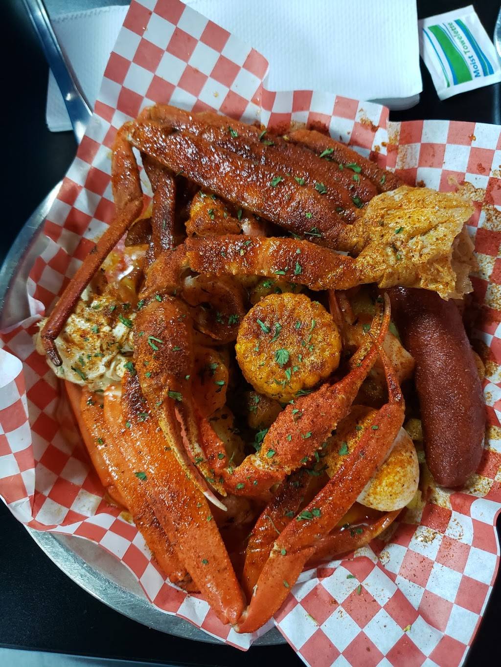 Krab Kingz | restaurant | 1334 Central Park Dr, OFallon, IL 62269, USA | 6182068834 OR +1 618-206-8834