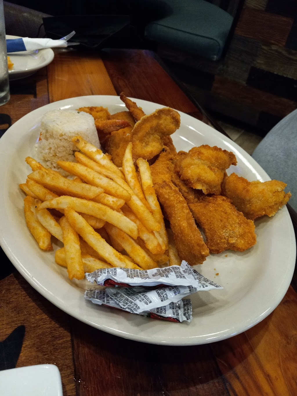 La Laguna Mariscos and Sushi | restaurant | 2419 E Saunders St #101, Laredo, TX 78041, USA | 9565682175 OR +1 956-568-2175