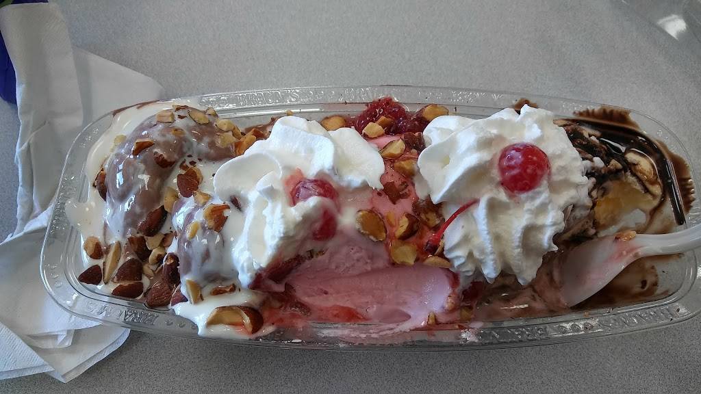 Braums Ice Cream & Burger Restaurant | restaurant | 2802 Lavon Dr, Garland, TX 75040, USA | 9724952221 OR +1 972-495-2221