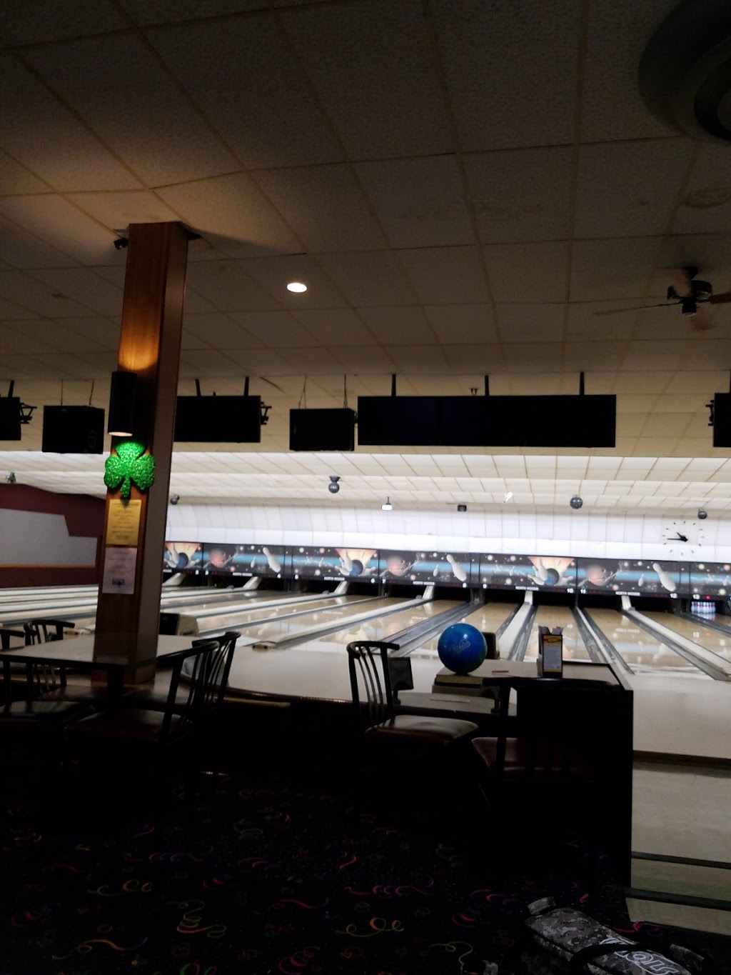 North Woods Lanes Bowling Center | restaurant | 10435 Valley View Rd, Macedonia, OH 44056, USA | 3304677925 OR +1 330-467-7925