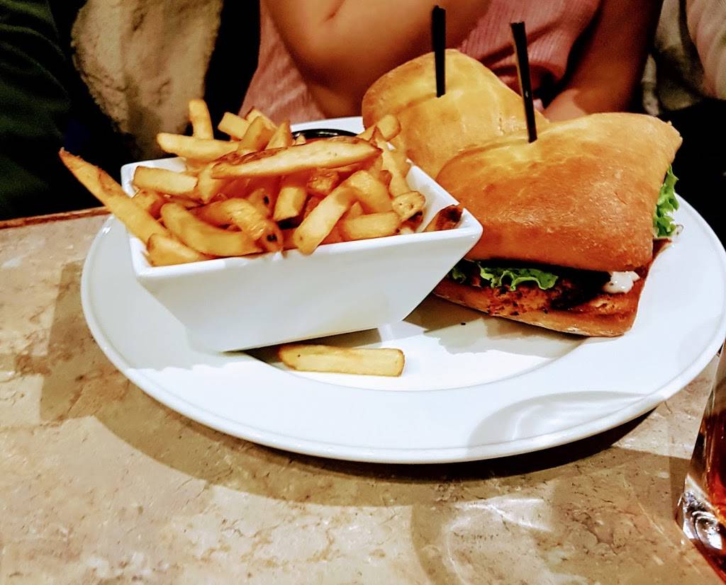 Scottys Restaurant | restaurant | 636 Yonge St, Barrie, ON L4N 4E6, Canada | 7057251711 OR +1 705-725-1711