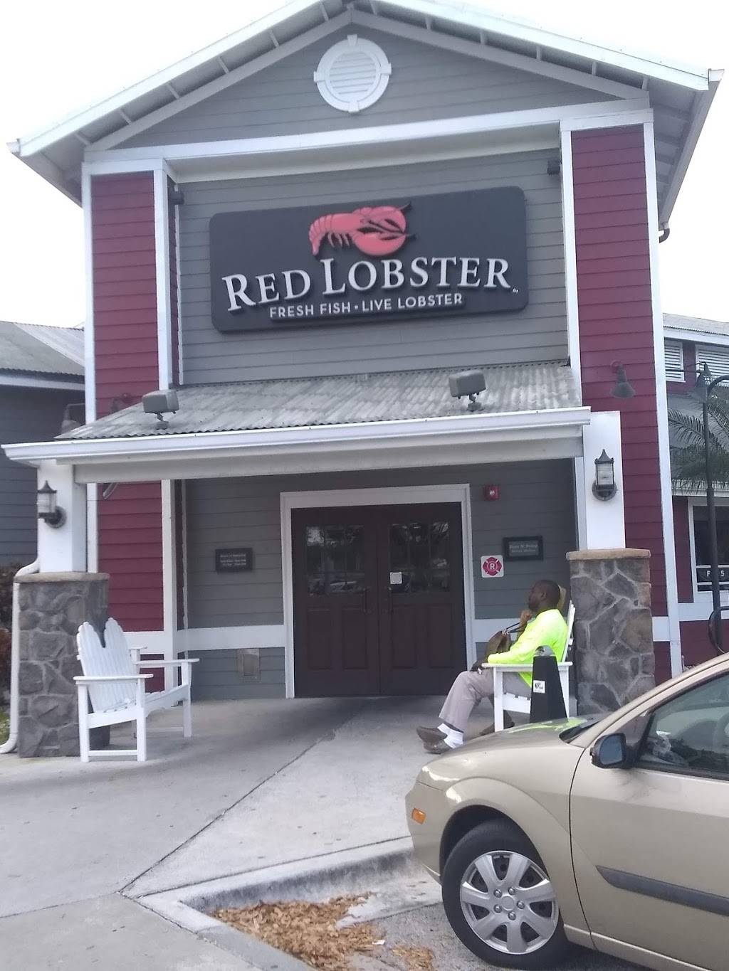 Red Lobster | restaurant | 6401 Darter Ct, Fort Pierce, FL 34945, USA | 7724614336 OR +1 772-461-4336
