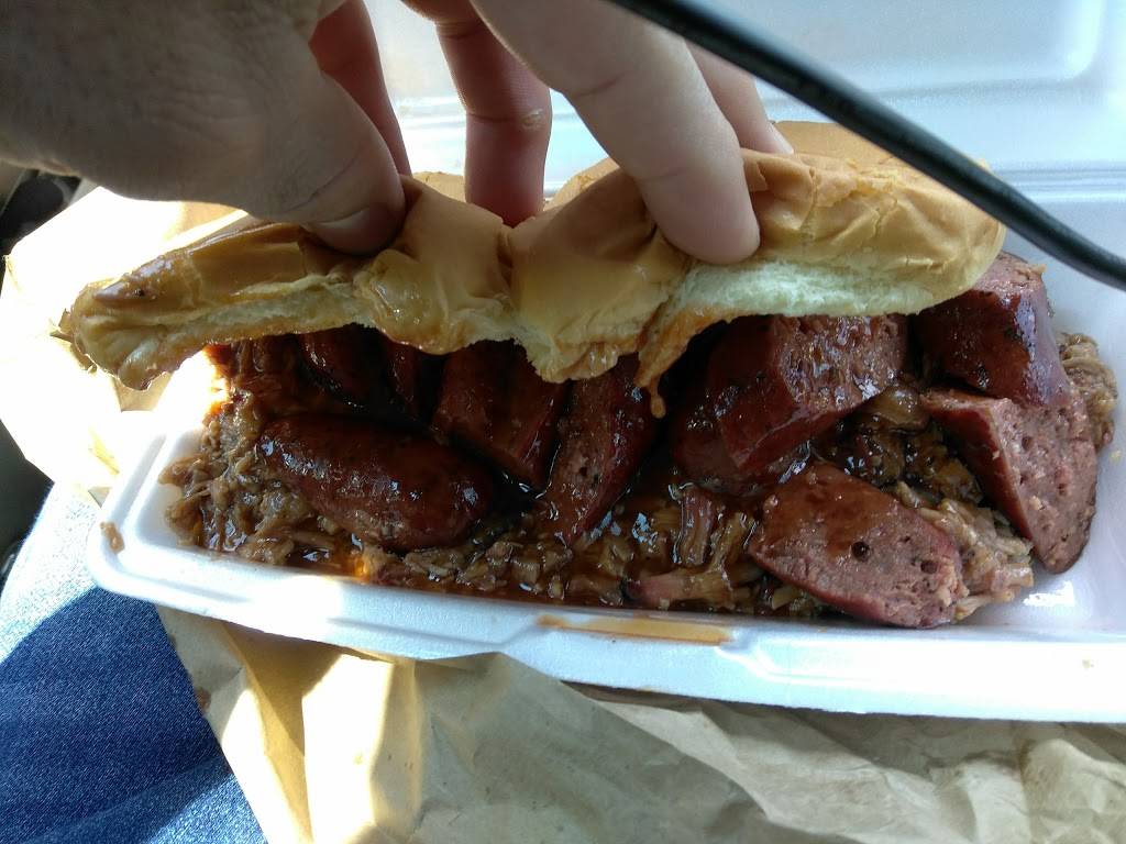 Meshacks Bar-B-Que | restaurant | 240 E Avenue B, Garland, TX 75040, USA | 2142274748 OR +1 214-227-4748