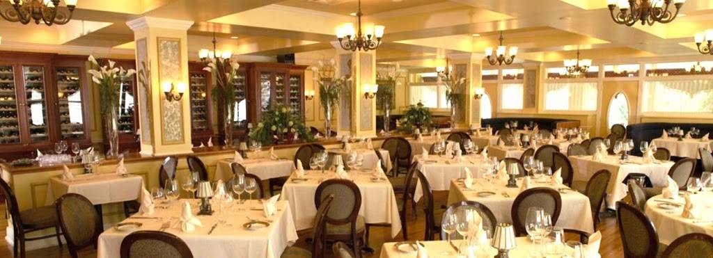 Bohanans Prime Steaks and Seafood | restaurant | 219 E Houston St, San Antonio, TX 78205, USA | 2104722600 OR +1 210-472-2600